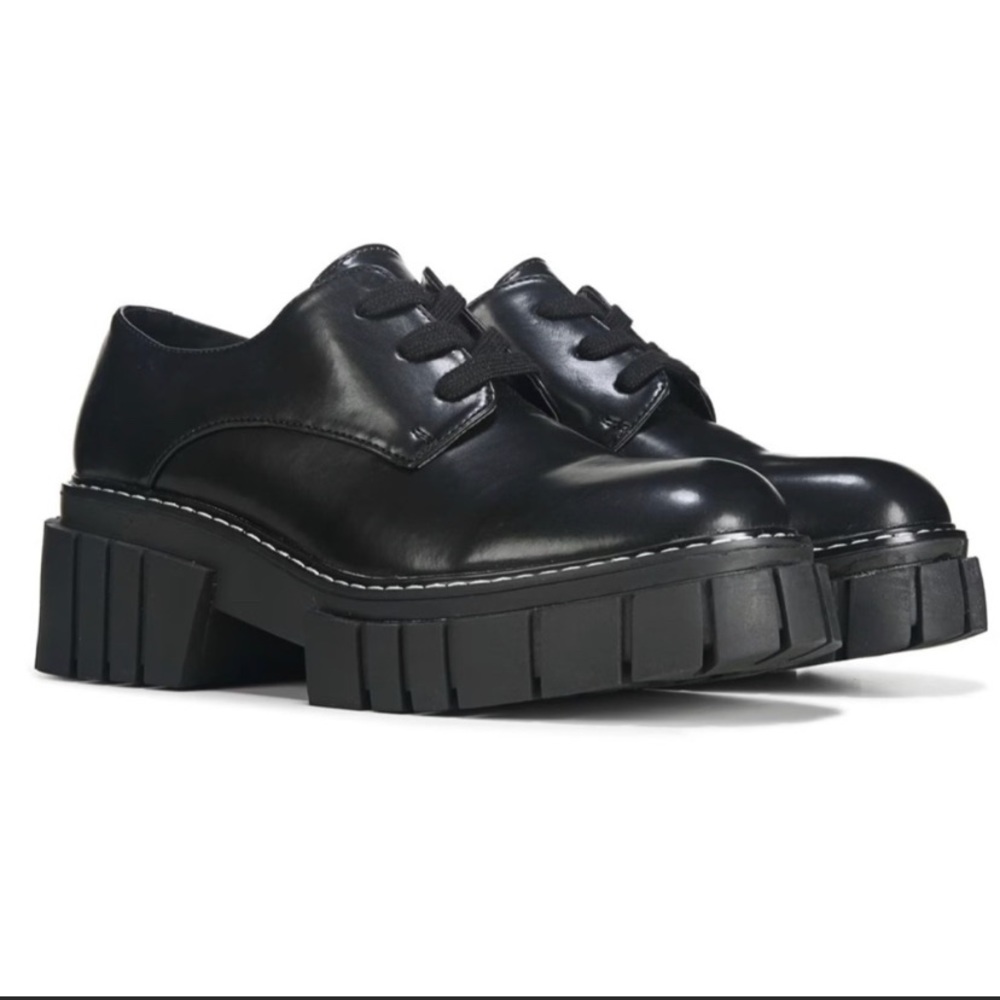 So cute platform oxfords 🤍 madden girl